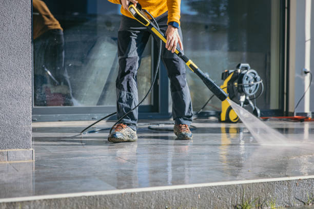 Post-Construction Pressure Washing in Mangonia Park, FL